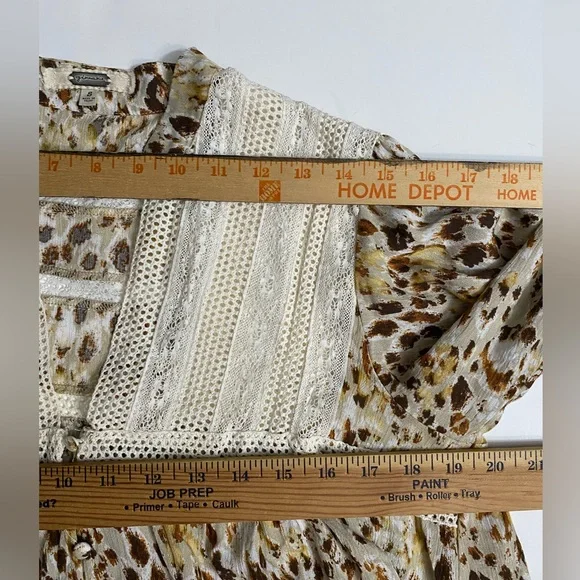 Gimmicks The Buckle Pieced Woven Lace Blouse Women’s size Small - Picture 8 of 16